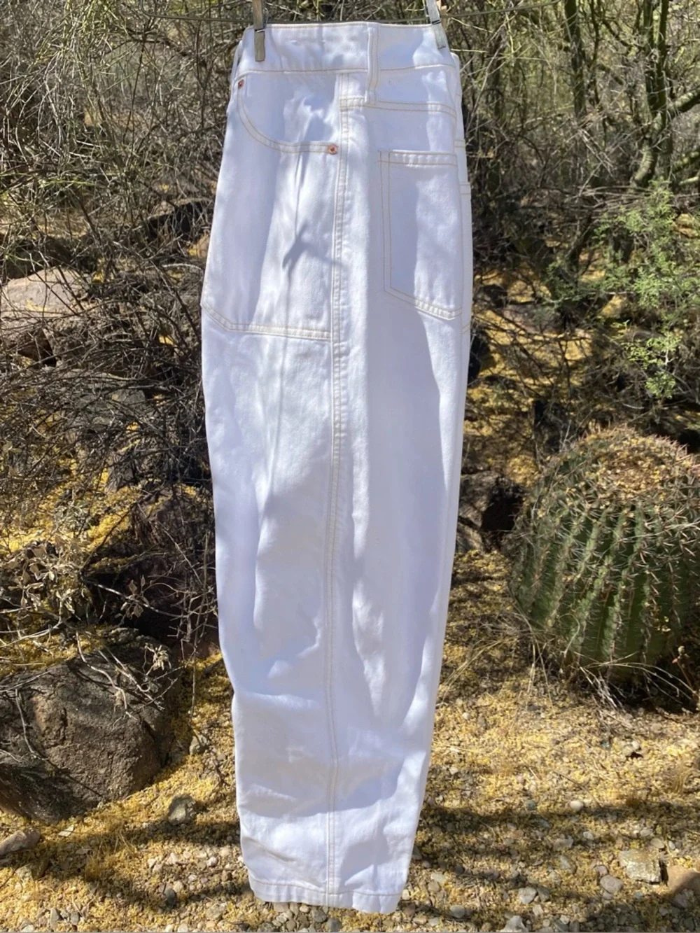 GAP High Rise Relaxed Barrel Jeans - Picture 6 of 8